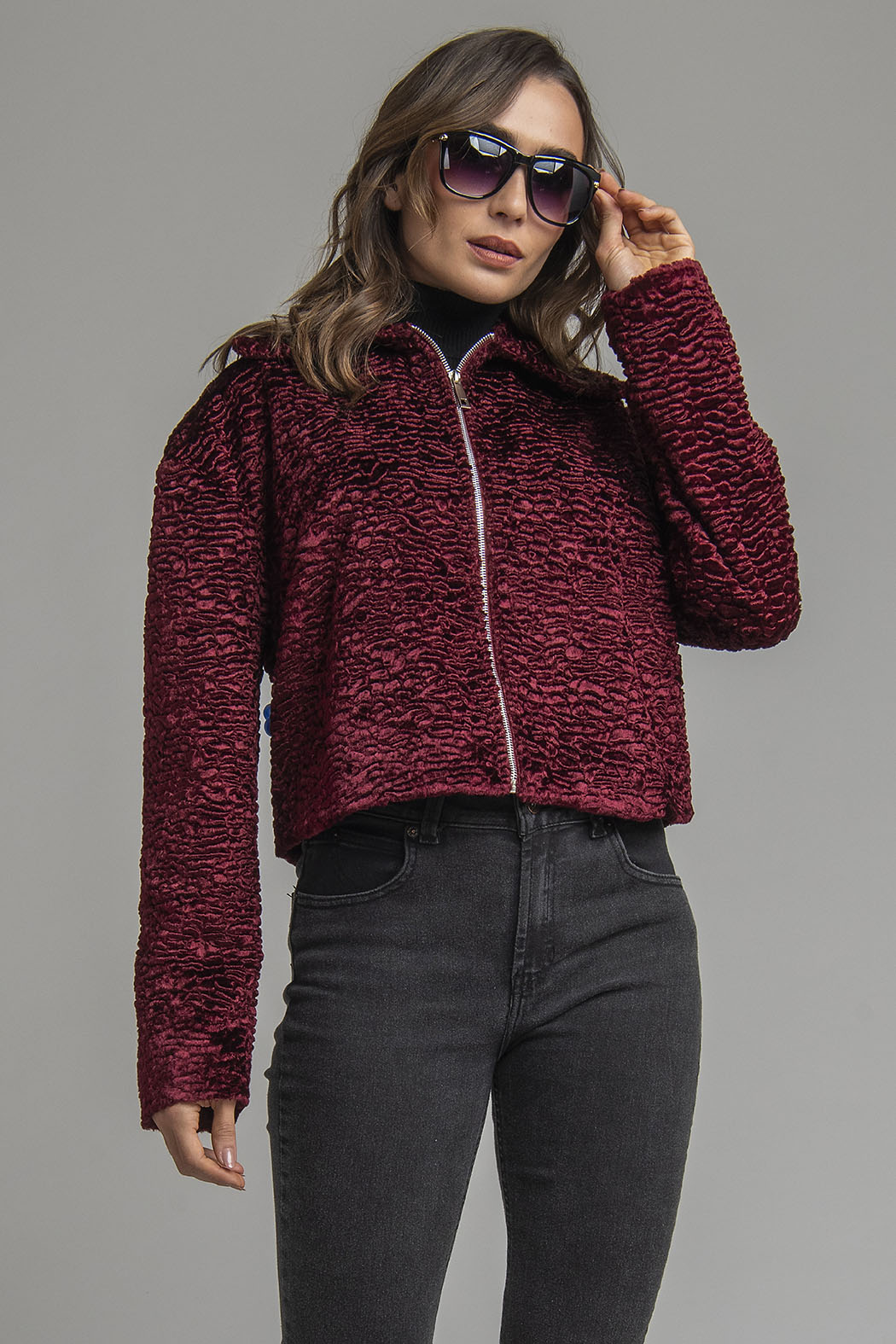 Chamarra De Peluche Con Cierre Al Frente