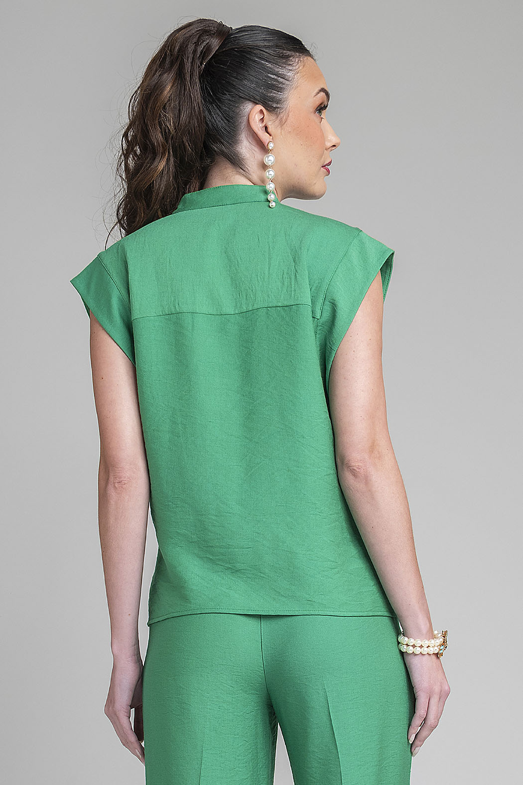 Blusa Sin Mangas Con Botones Al Frente