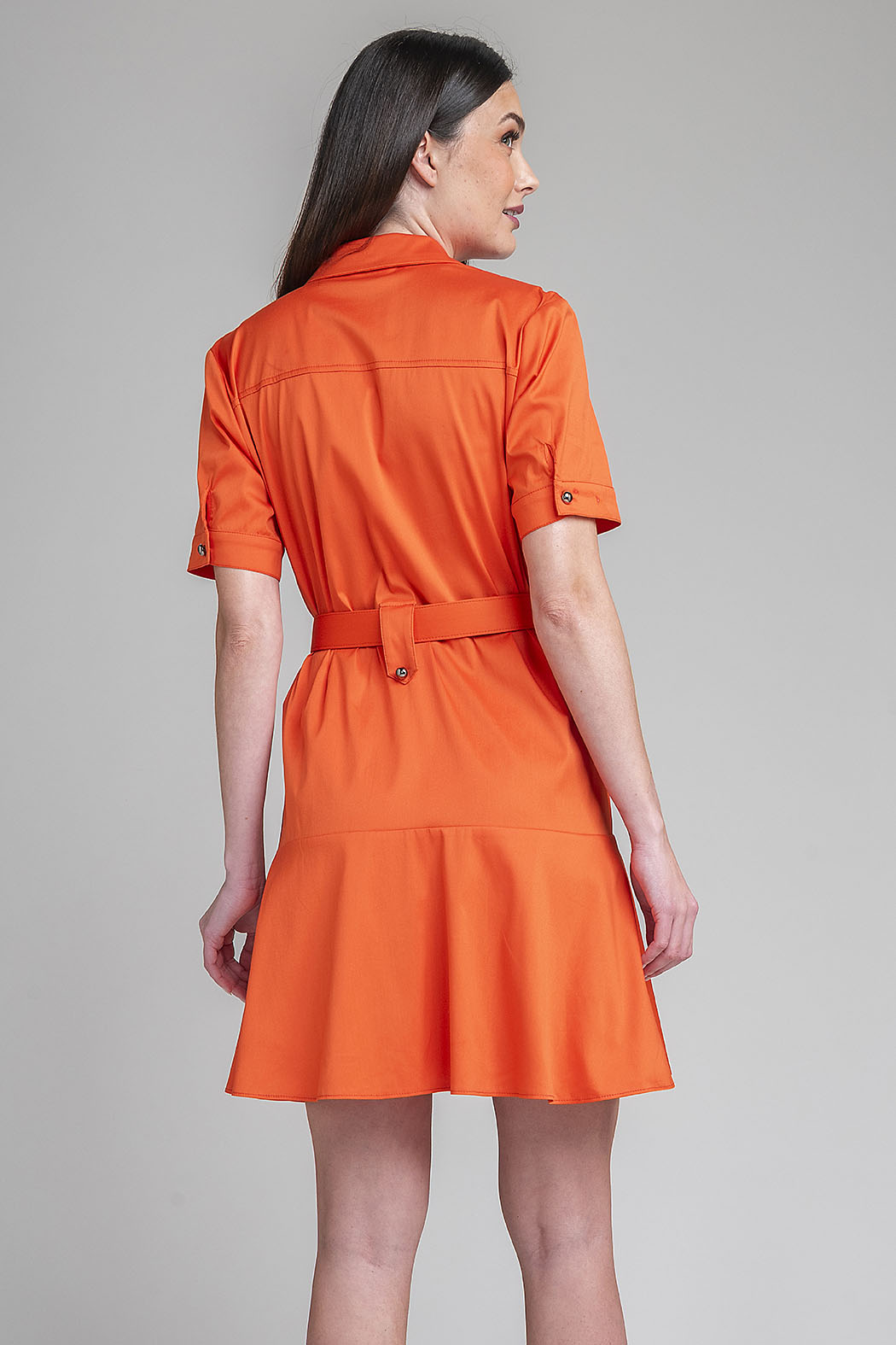 Vestido De Manga Corta Y Botones Al Frente