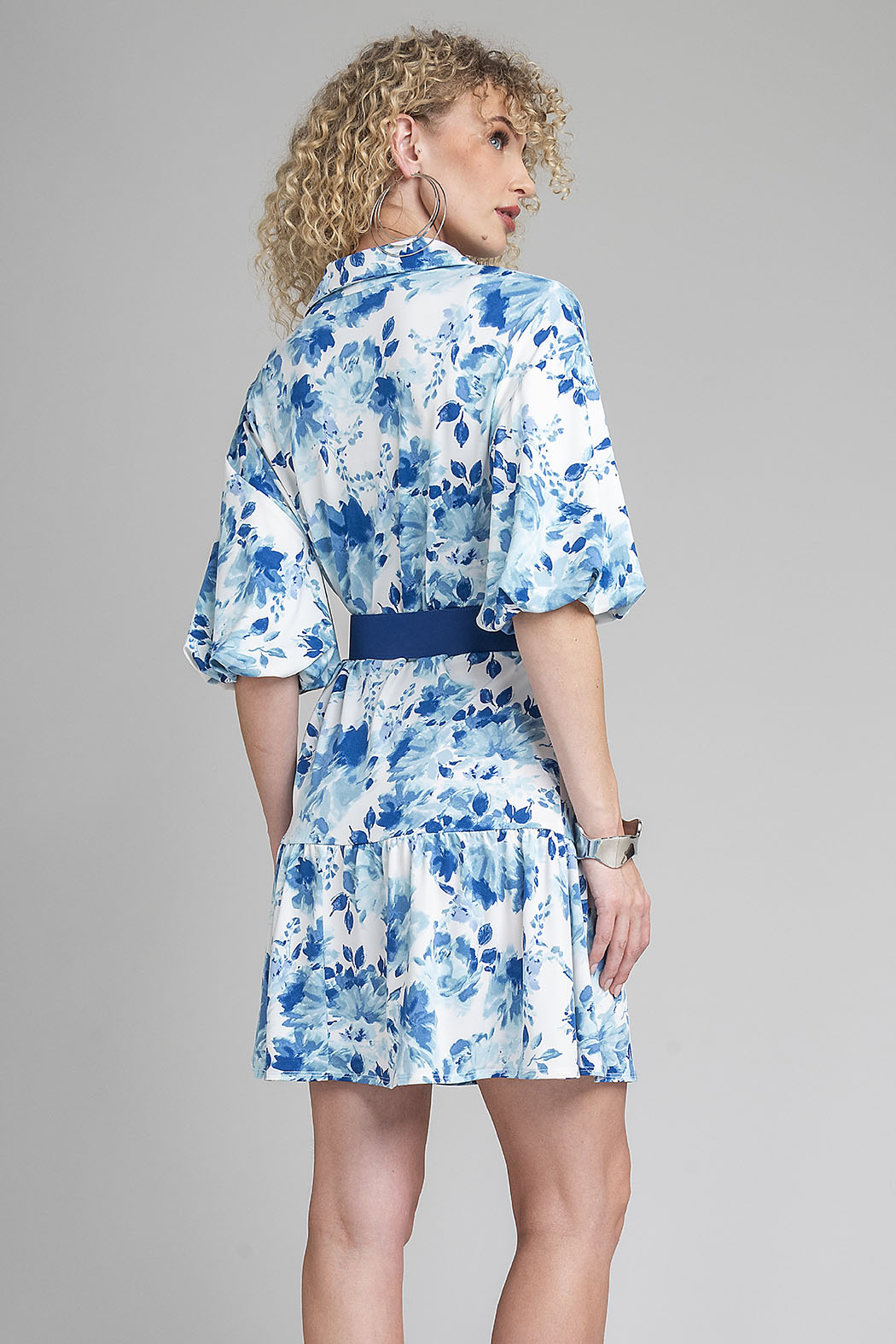 Vestido Con Olan En Falda Y Estampado De Flores