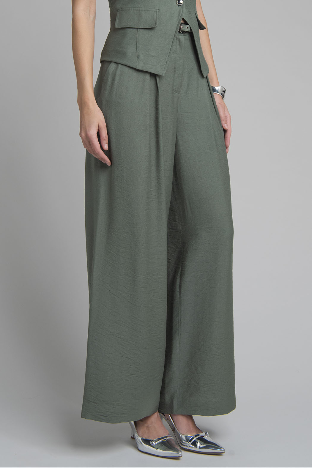 Pantalon Corte Amplio Liso