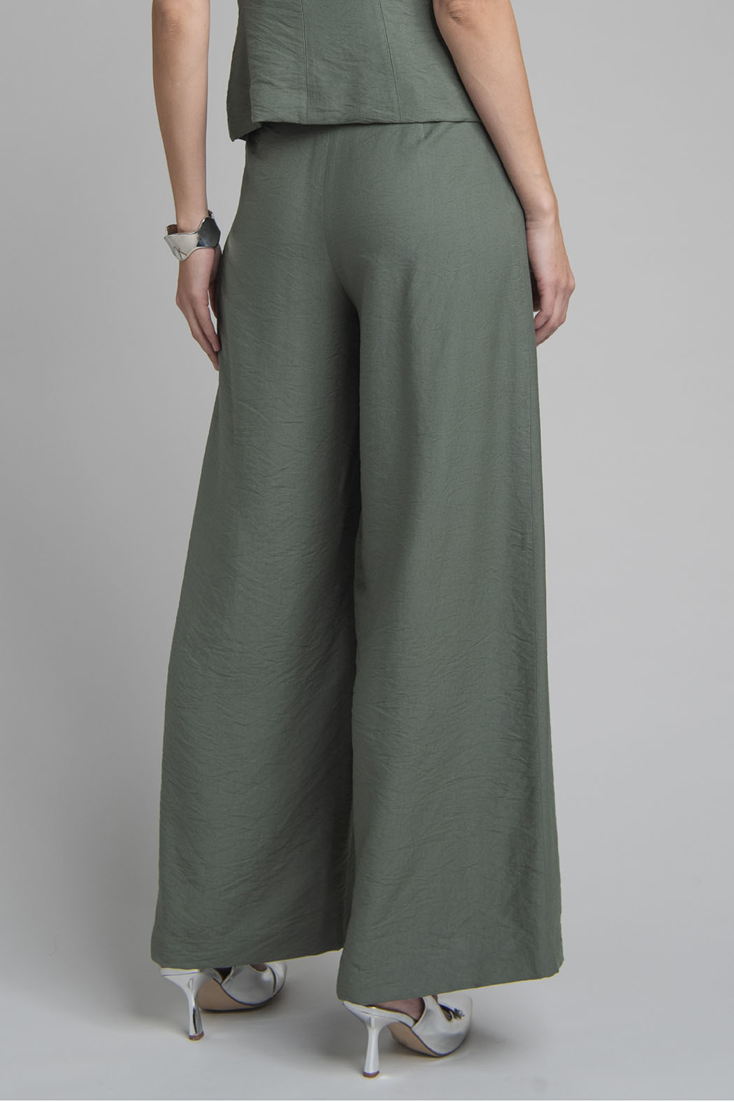 Pantalon Corte Amplio Liso