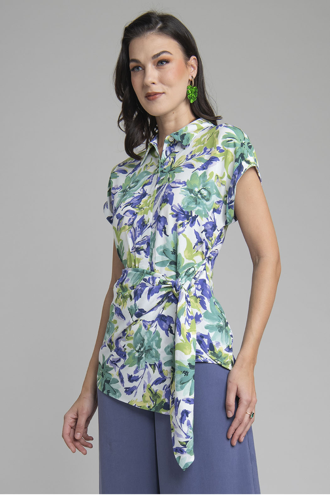 Blusa Estampada Con Amarre En Cintura