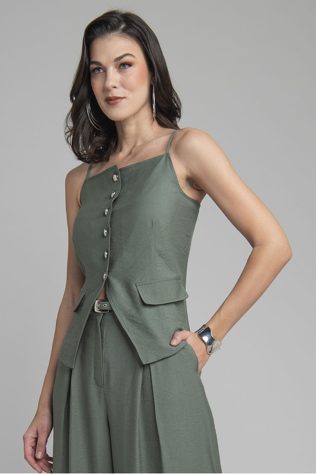 Blusa Sin Mangas Y Botones Al Frente