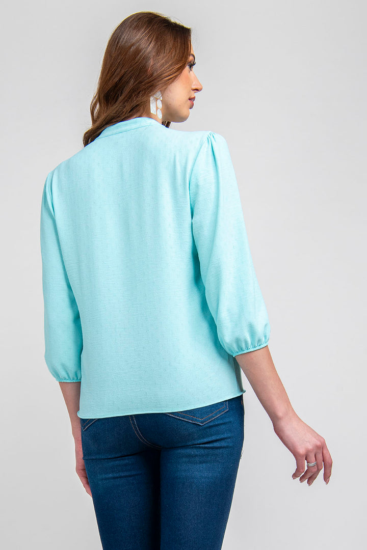 Blusa Lisa Con Botones Al Frente