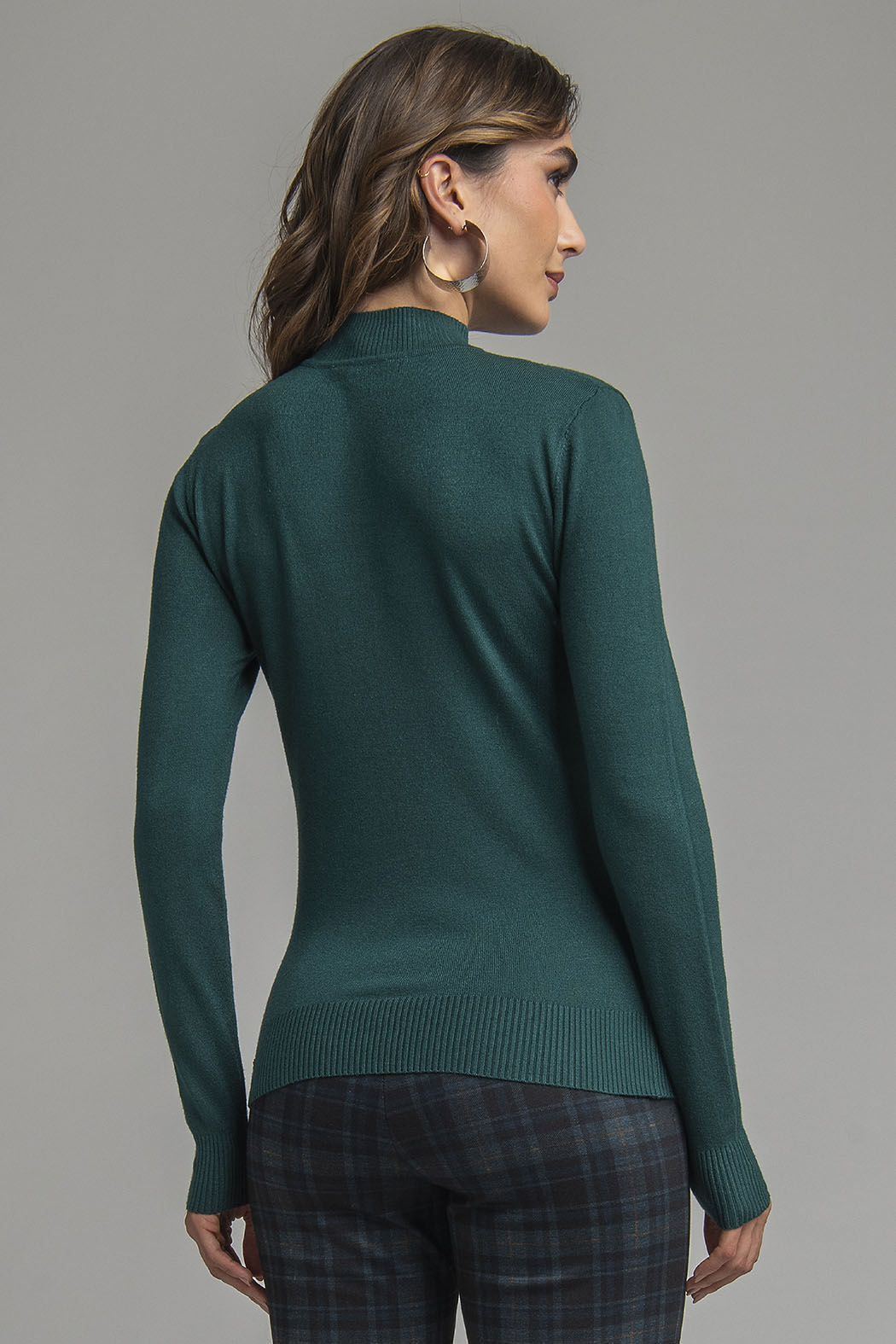Sueter Con Pedreria En Cuello