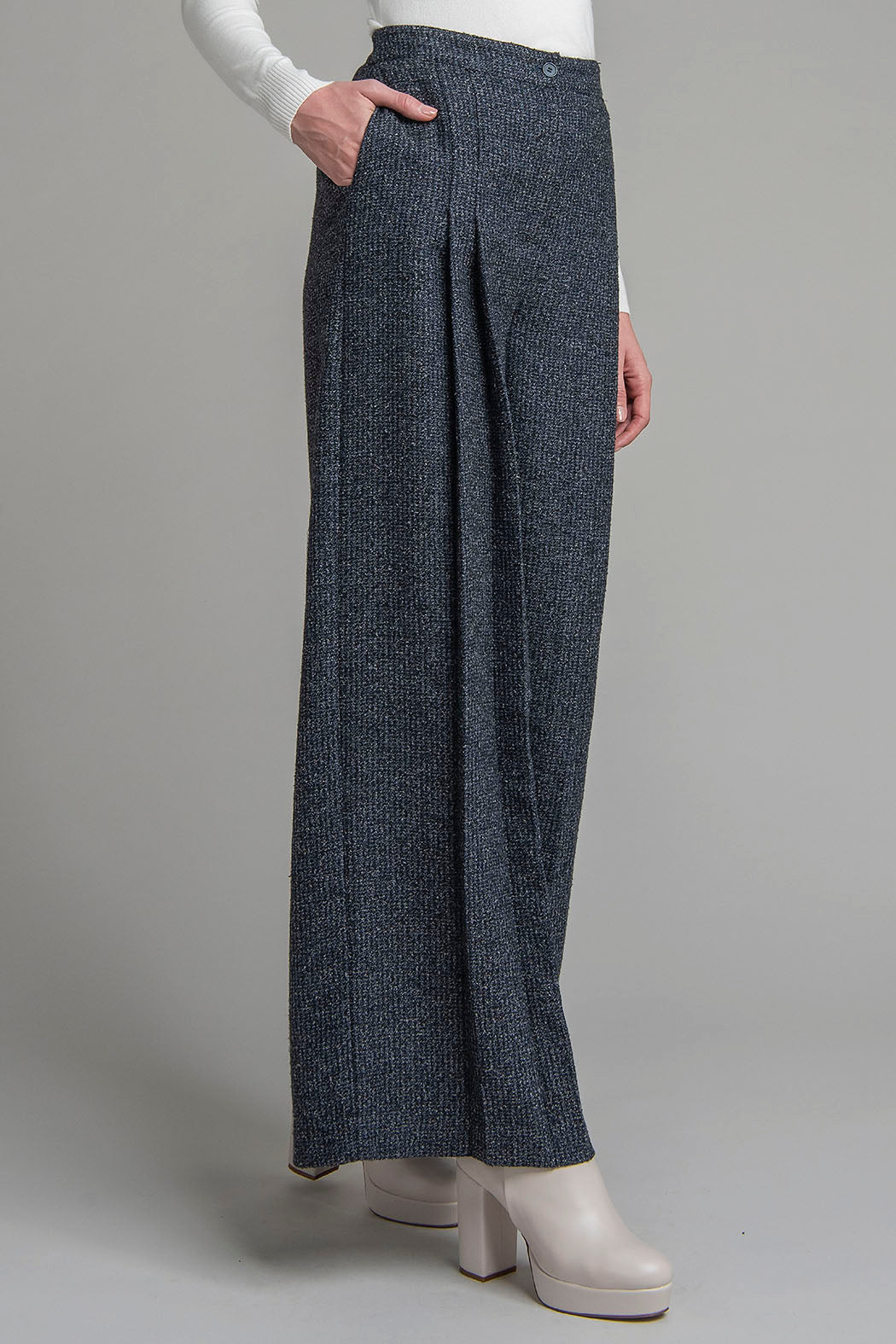 Pantalon Con Pinzas Al Frente