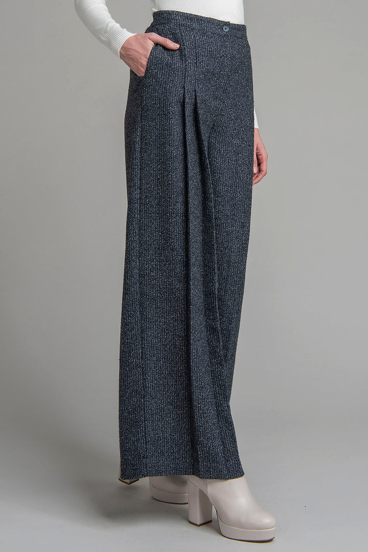 Pantalon Con Pinzas Al Frente