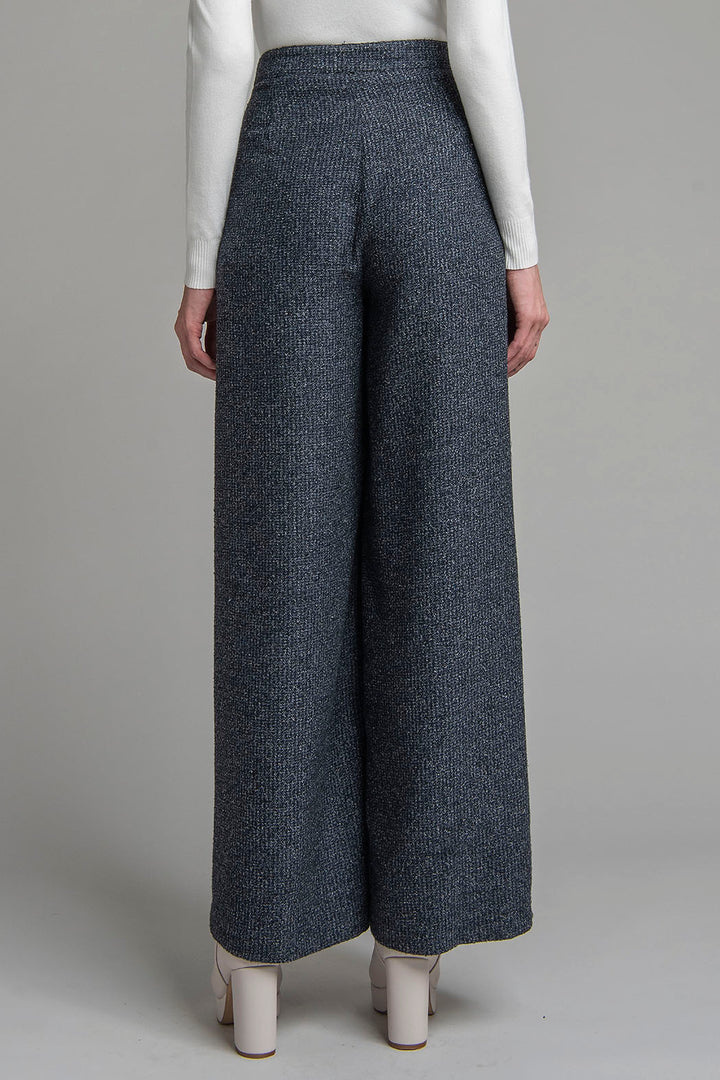 Pantalon Con Pinzas Al Frente