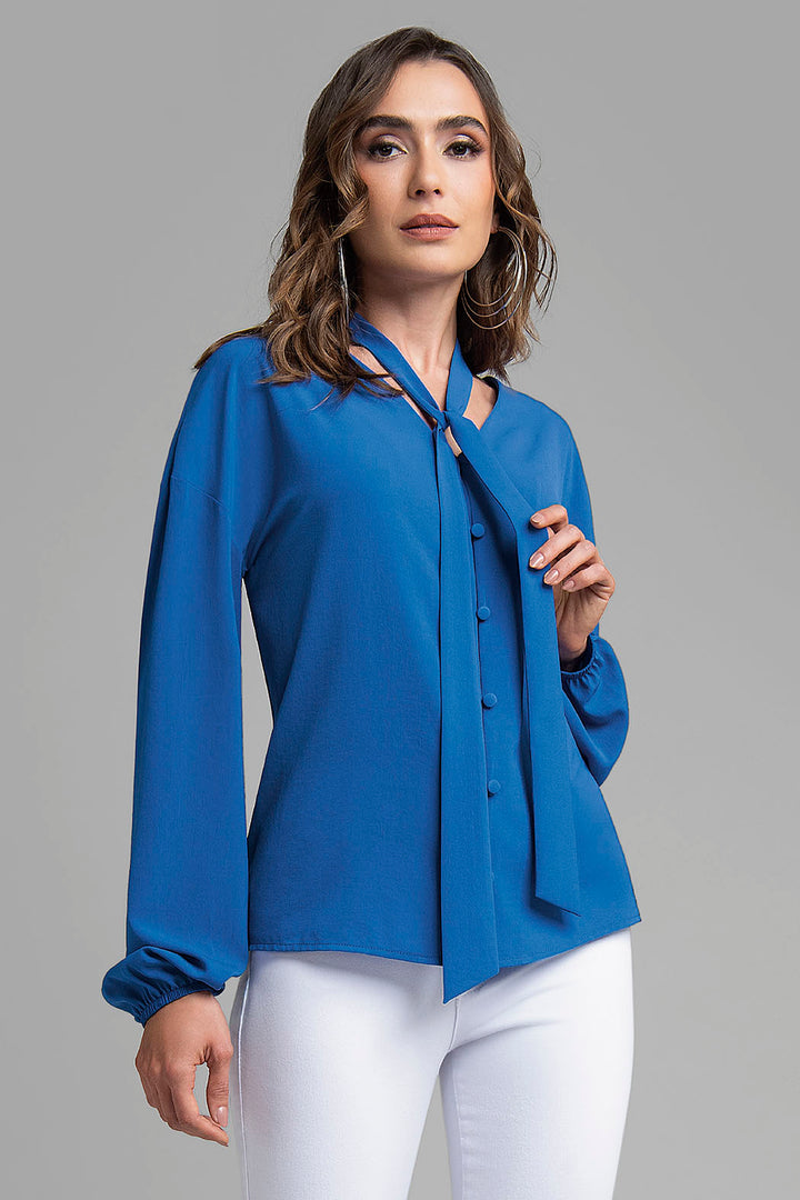 Blusa Lisa De Manga Larga Con Corbatin