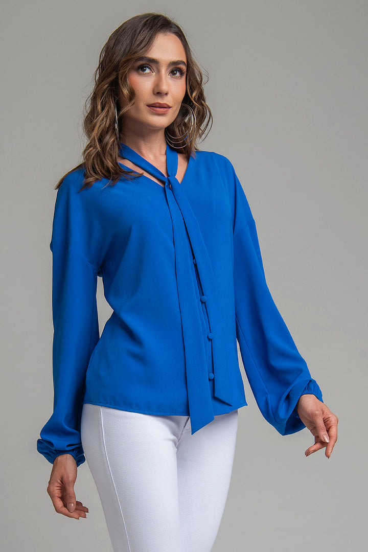 Blusa Lisa De Manga Larga Con Corbatin