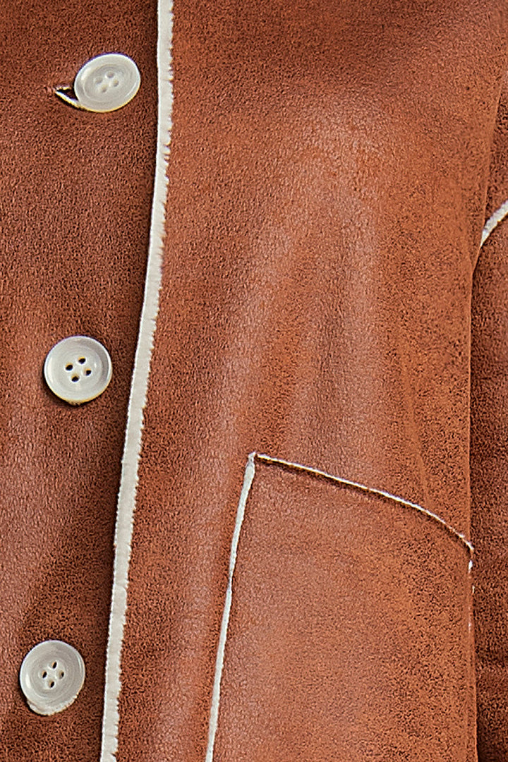 Abrigo Corto Con Borrega En Interior