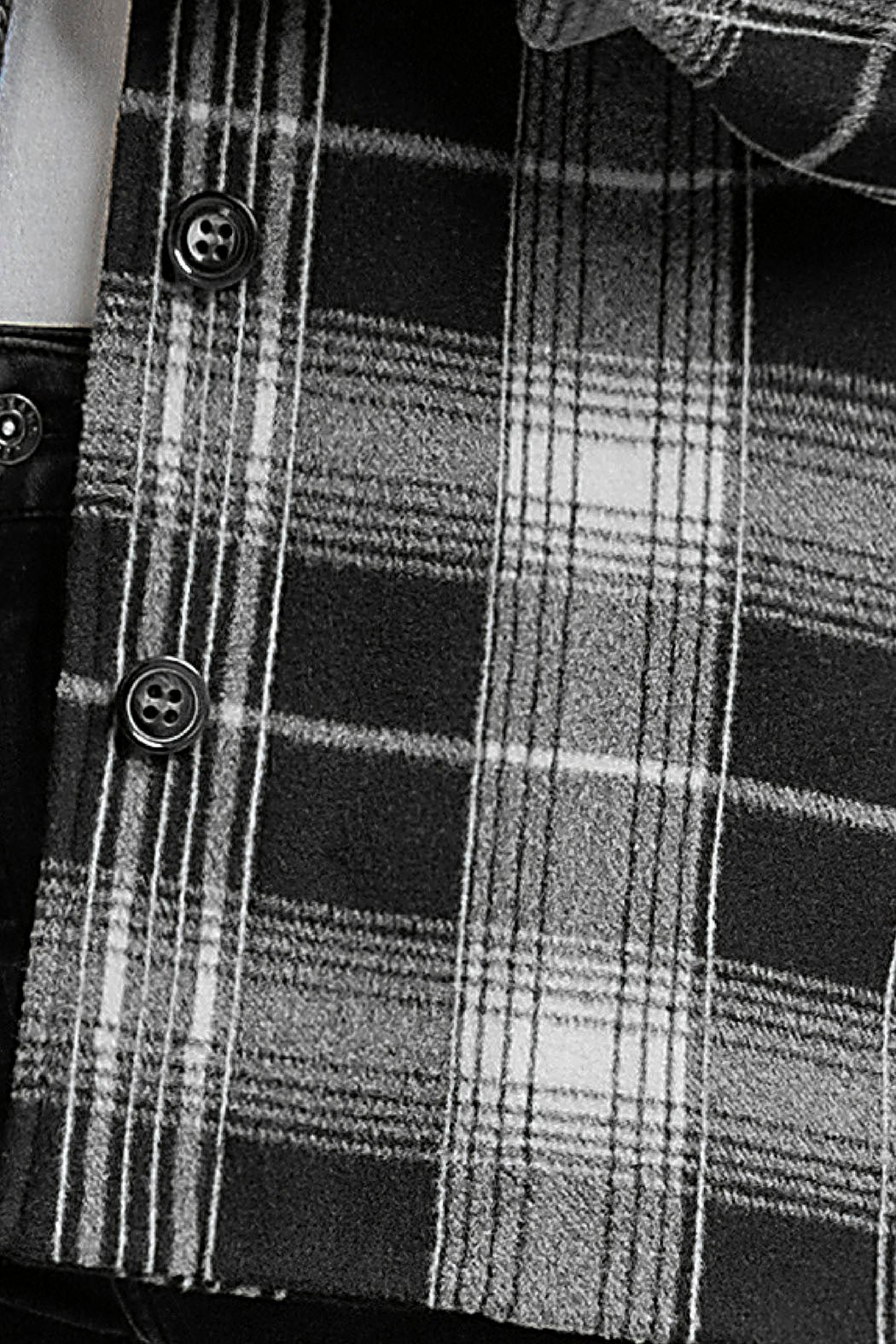 Abrigo De Cuadros Y Botones Al Frente