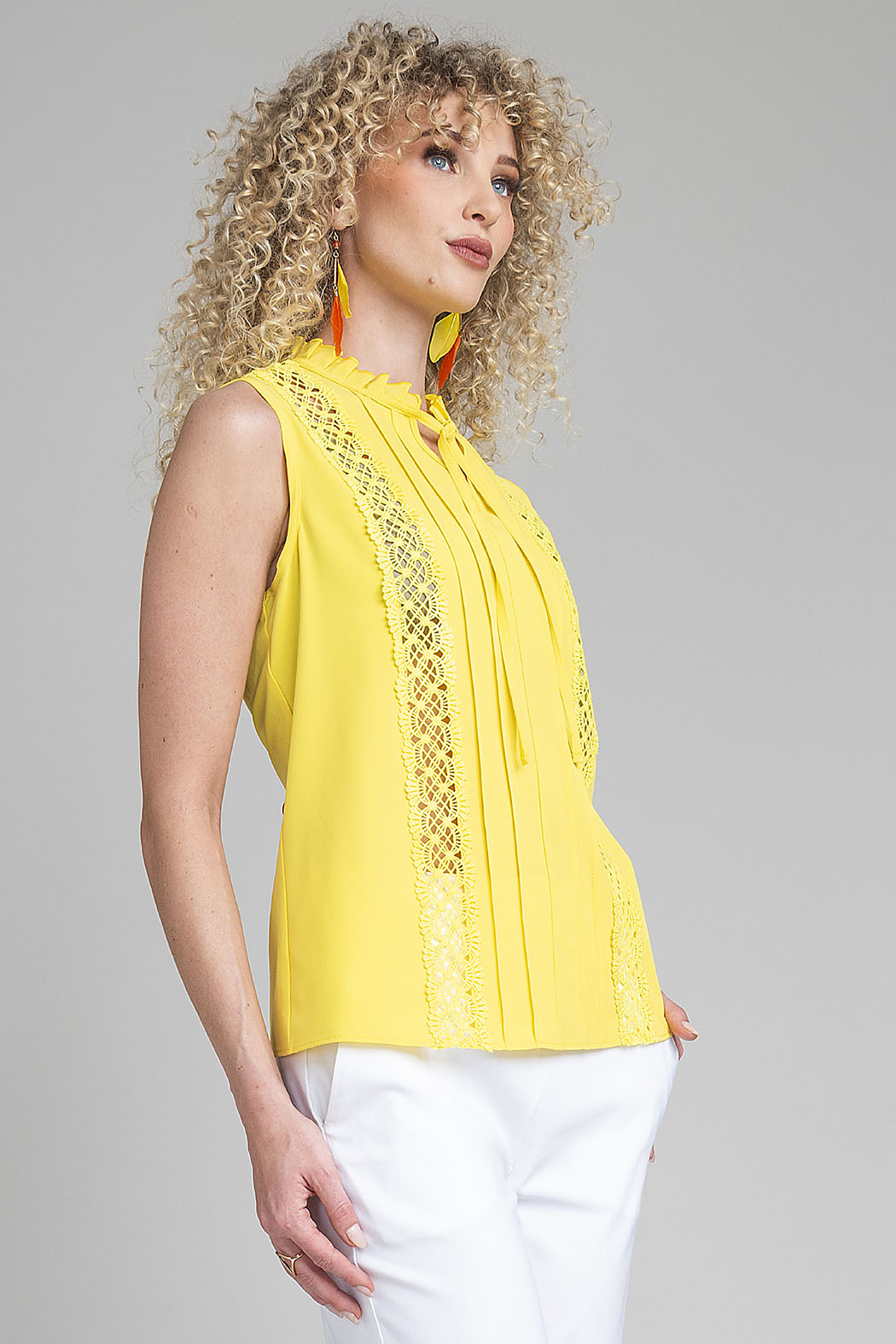 Blusa Sin Mangas Con Detalles Bordados