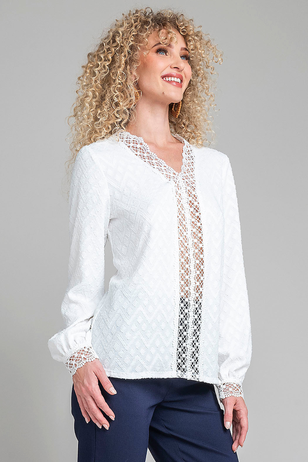 Blusa De Manga Larga Con Tiras Bordadas