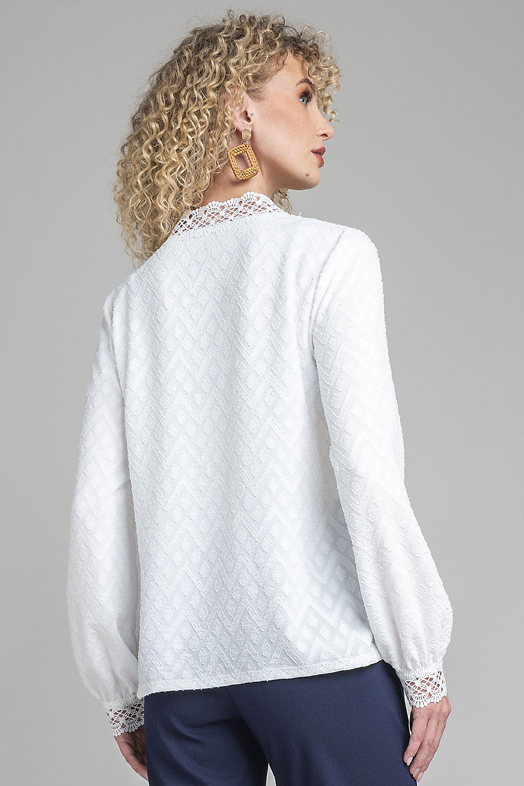 Blusa De Manga Larga Con Tiras Bordadas