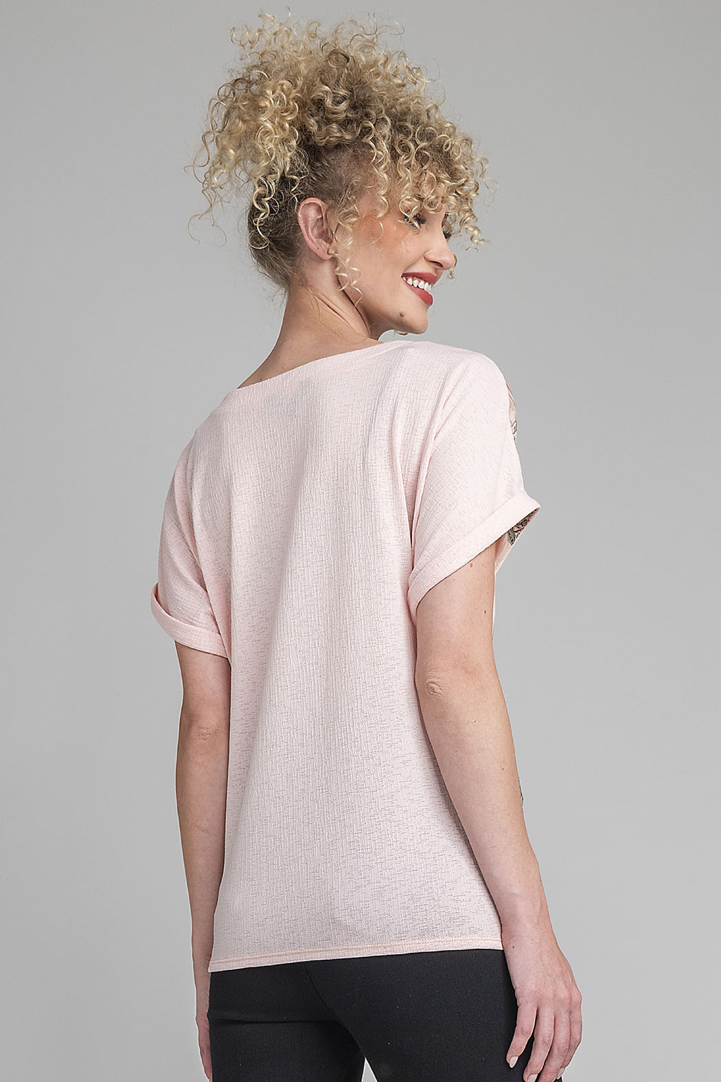 Blusa De Manga Corta Con Estampado Al Frente