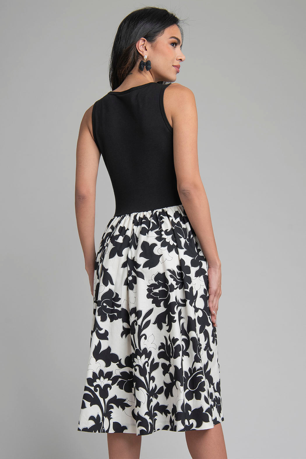 Vestido Con Estampado En Falda