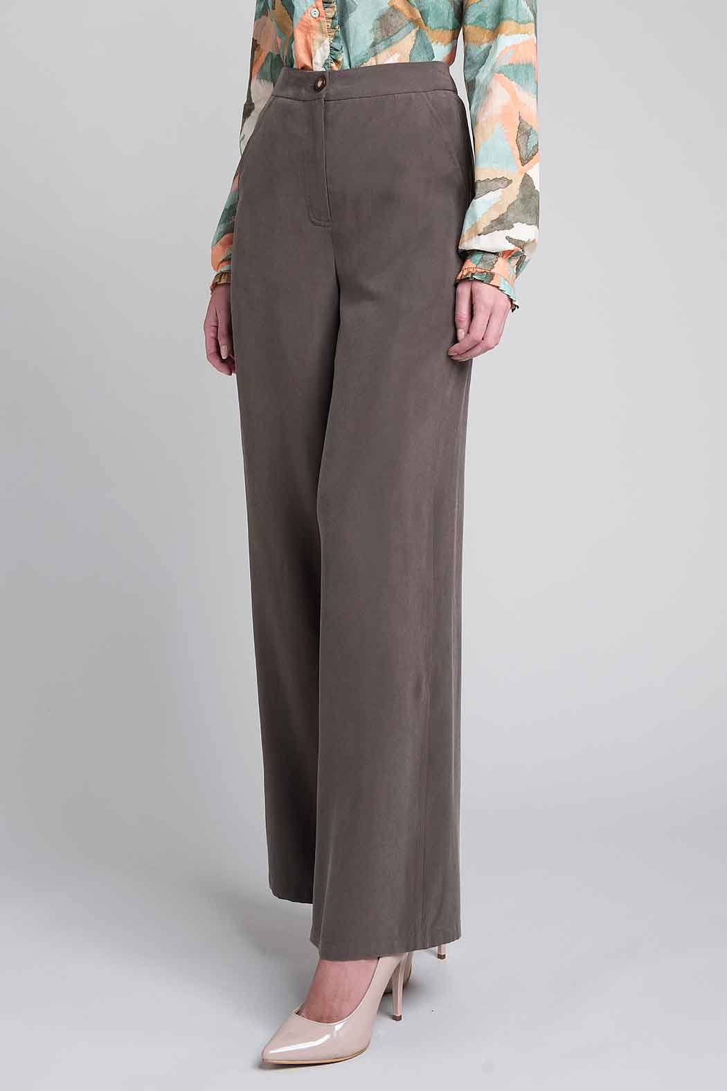 Pantalon Liso Corte Recto Con Bolsas