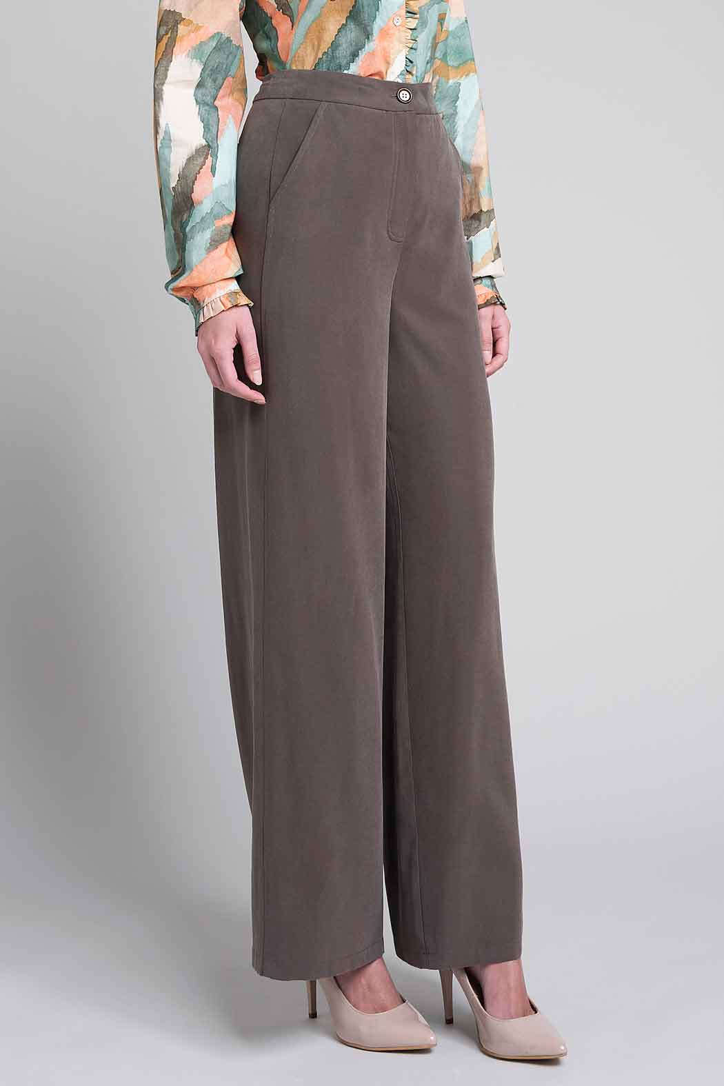 Pantalon Liso Corte Recto Con Bolsas