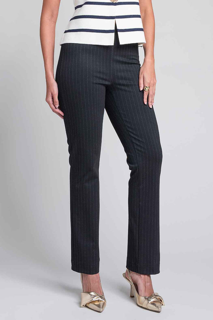 Pantalon Corte Recto Con Estampado De Lineas