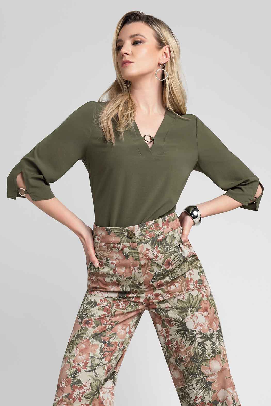 Blusa Con Manga 3/4 Y Cuello V