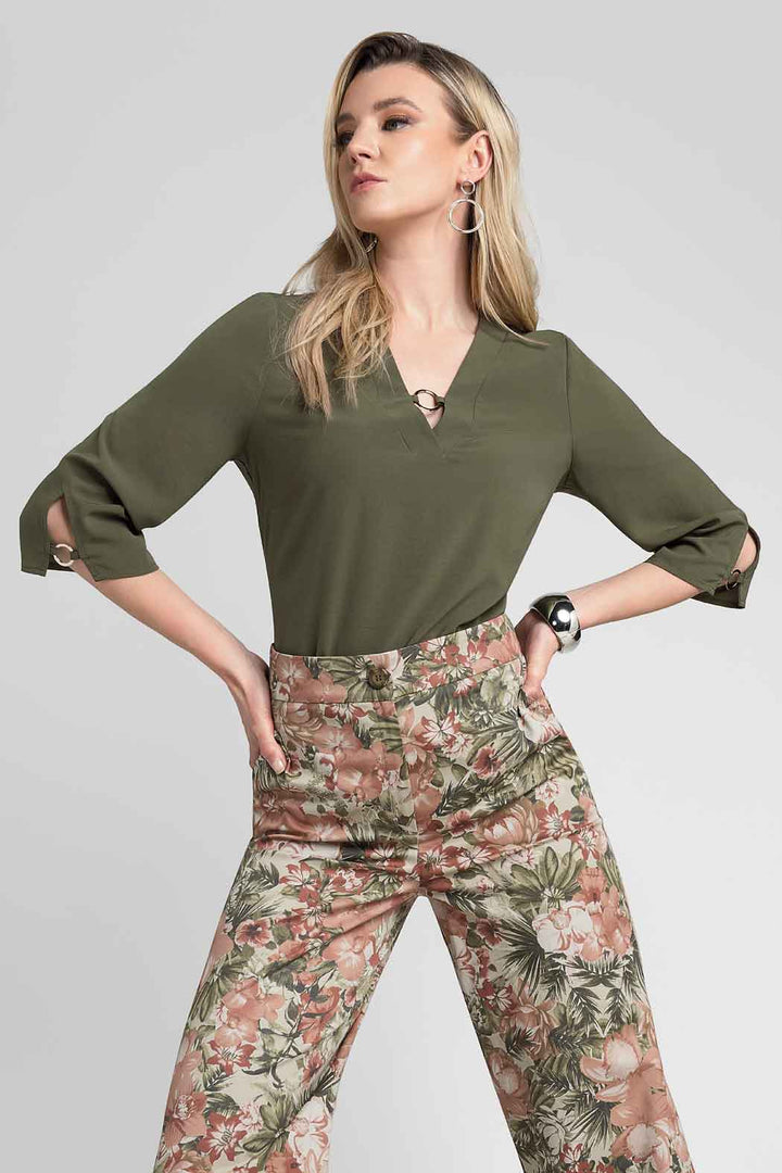 Blusa Con Manga 3/4 Y Cuello V