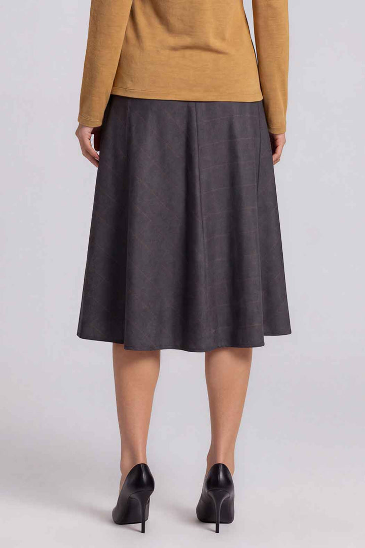 Falda Con Hebilla Y Corte Circular