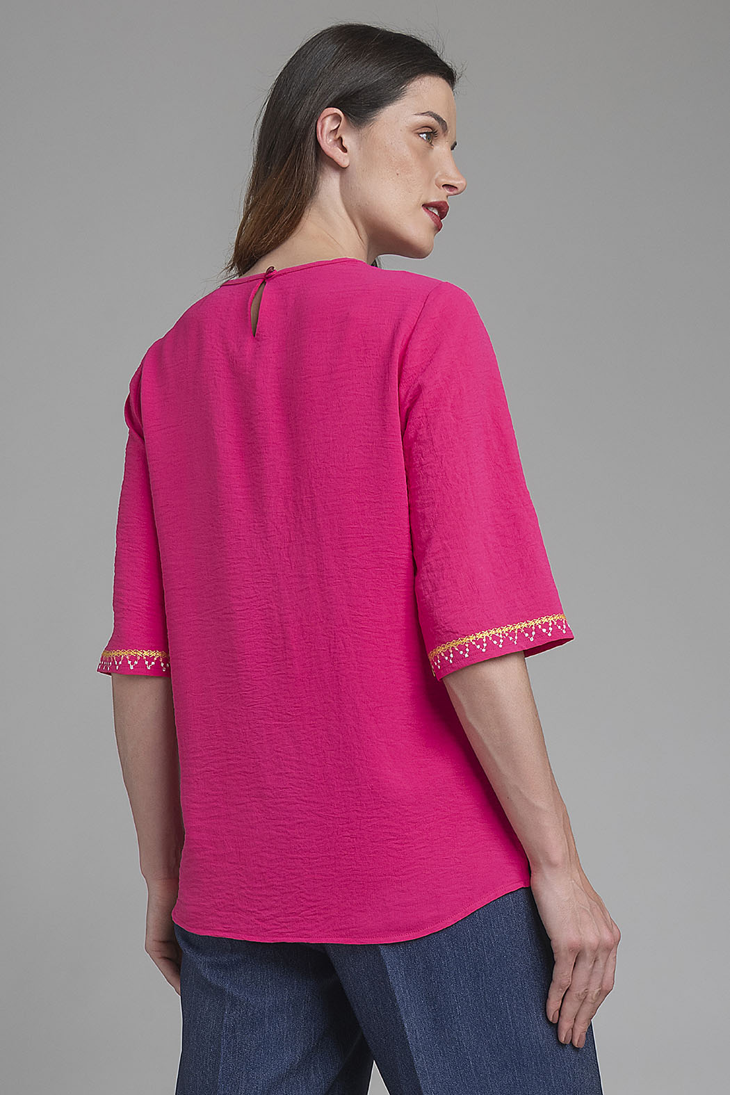 Blusa Con Manga 3/4 Y Detalles Bordados