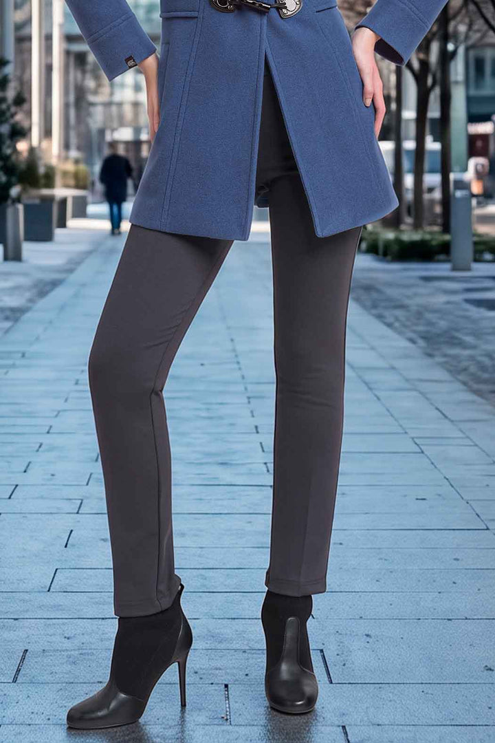 Pantalon Corte Recto Con Cierre En Bolsas