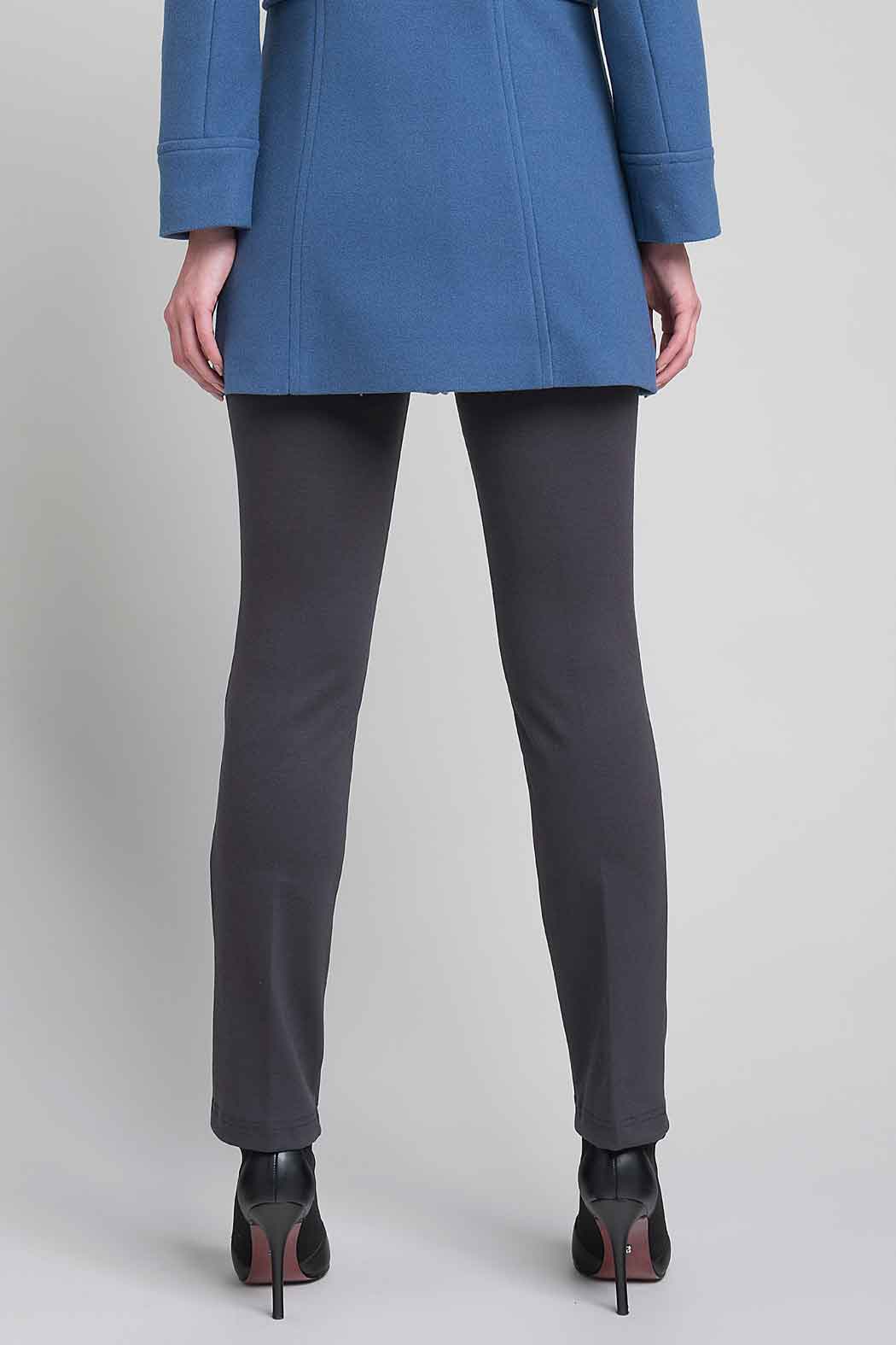 Pantalon Corte Recto Con Cierre En Bolsas
