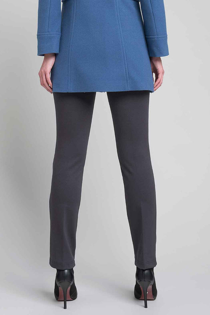 Pantalon Corte Recto Con Cierre En Bolsas