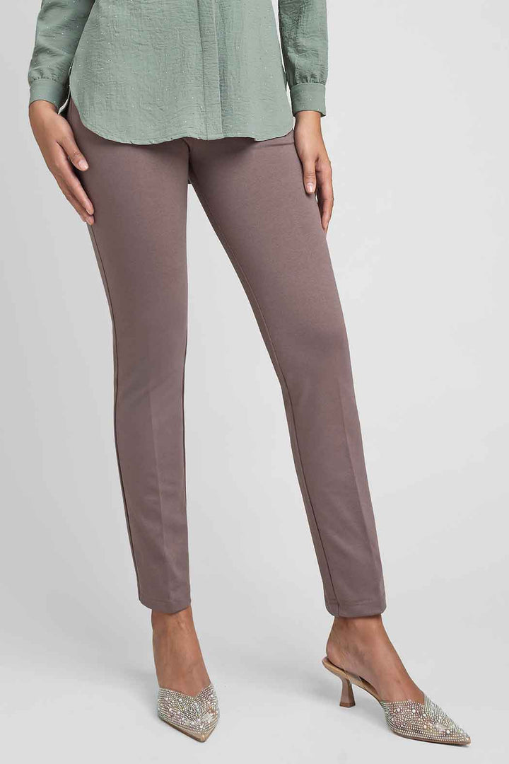 Pantalon Corte Recto Con Cierre En Bolsas