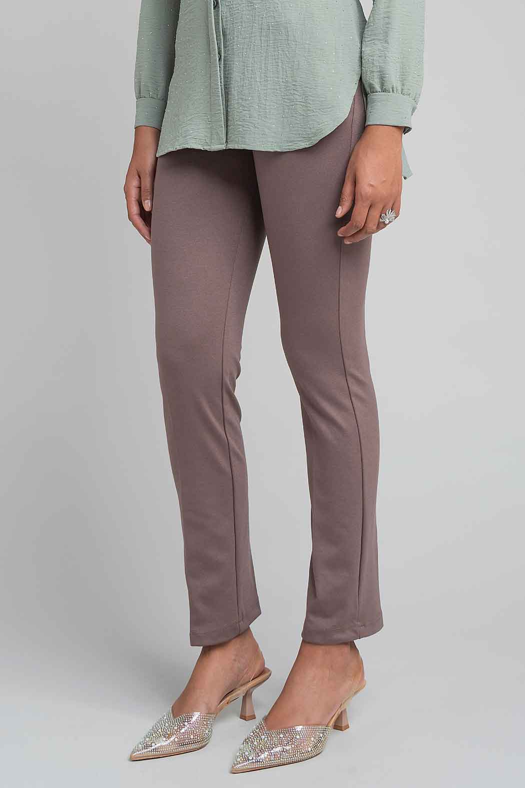 Pantalon Corte Recto Con Cierre En Bolsas