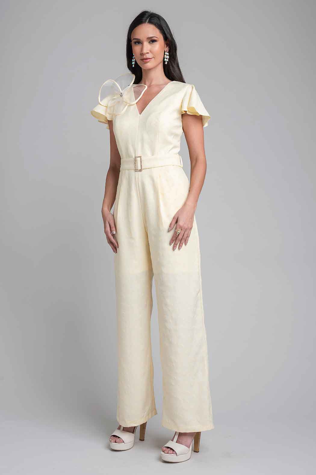 Jumpsuit Con Olan En Manga Y Flor En Hombro