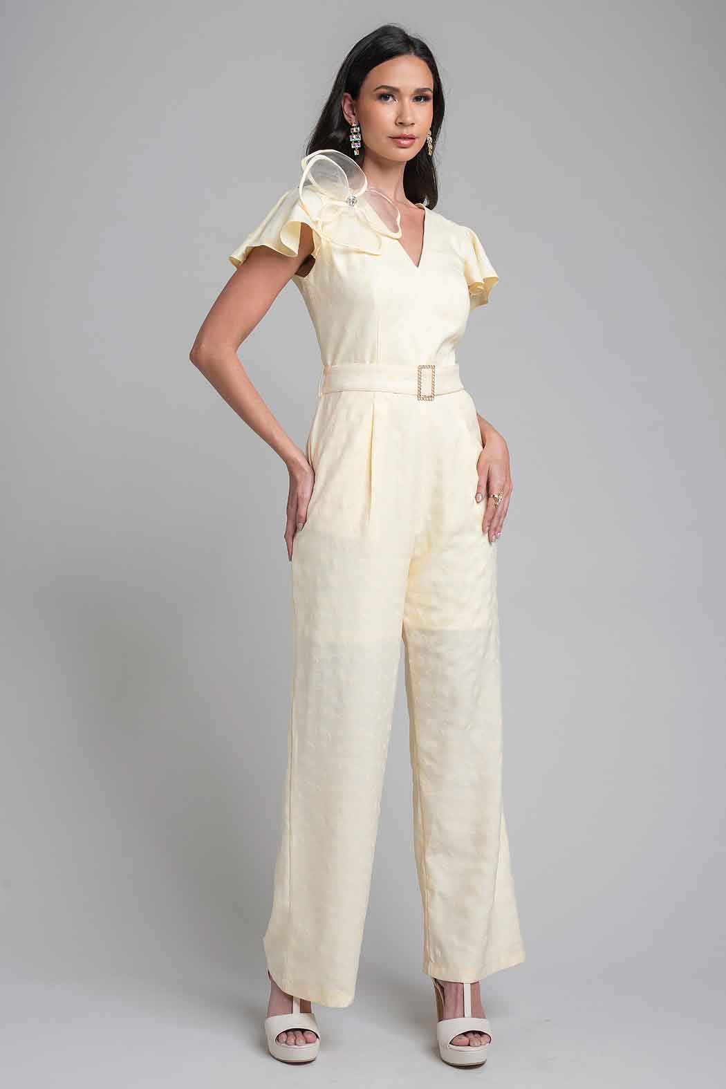 Jumpsuit Con Olan En Manga Y Flor En Hombro