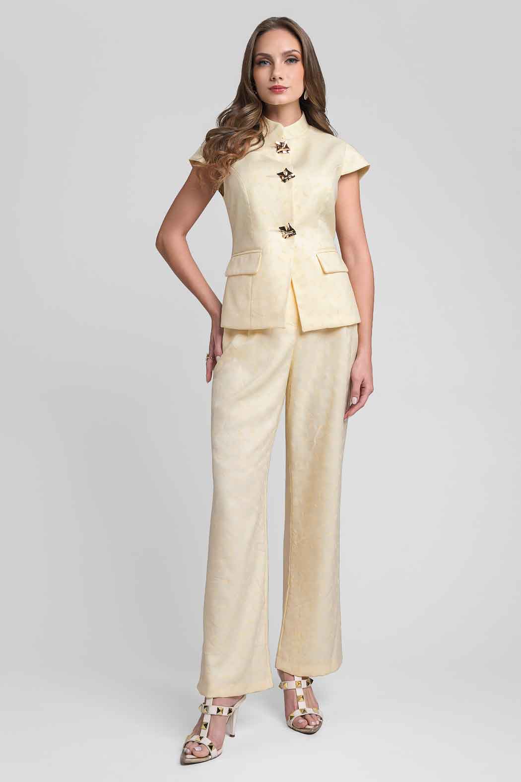 Conjunto De Pantalon Con Saco Y Boton Decorativo