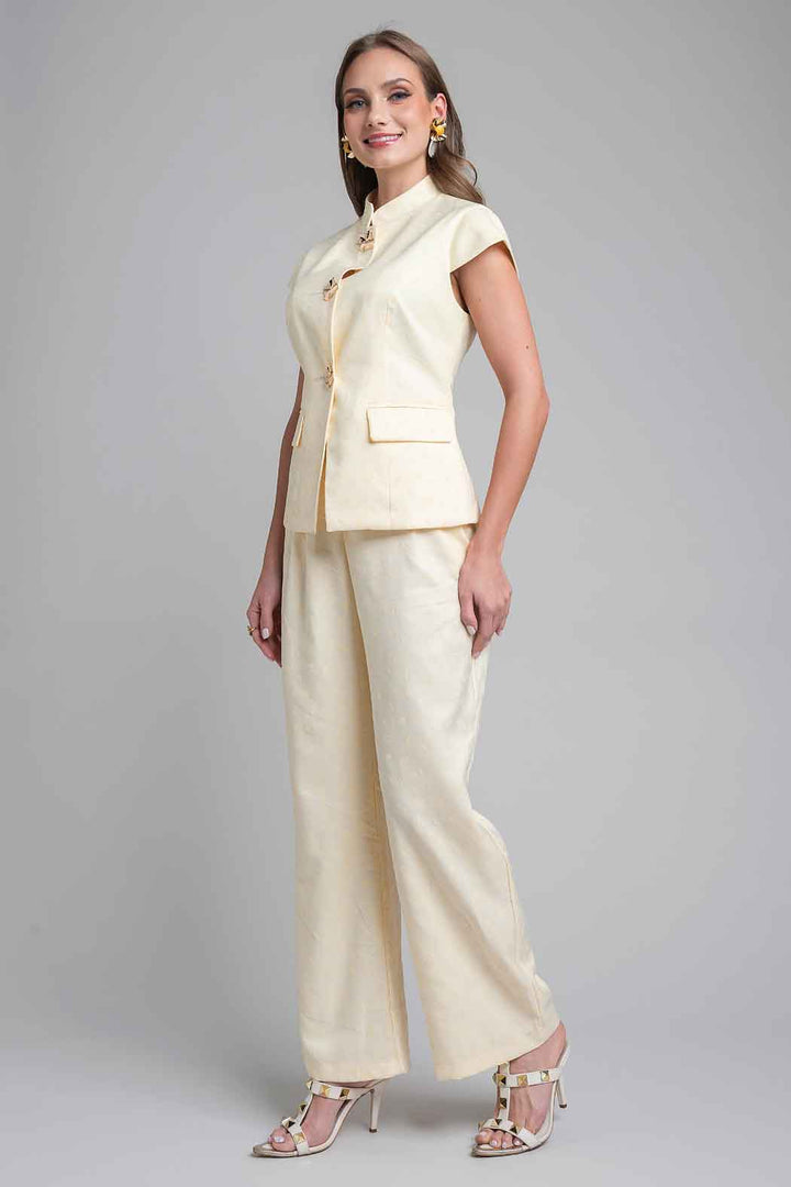 Conjunto De Pantalon Con Saco Y Boton Decorativo