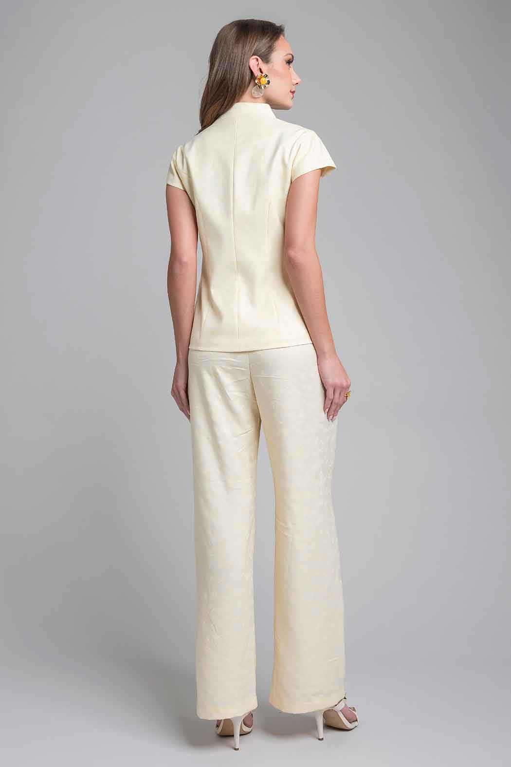 Conjunto De Pantalon Con Saco Y Boton Decorativo