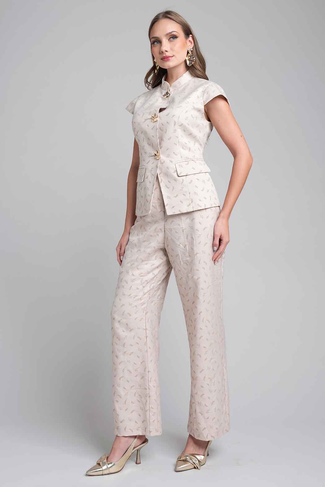 Conjunto De Pantalon Con Saco Y Boton Decorativo