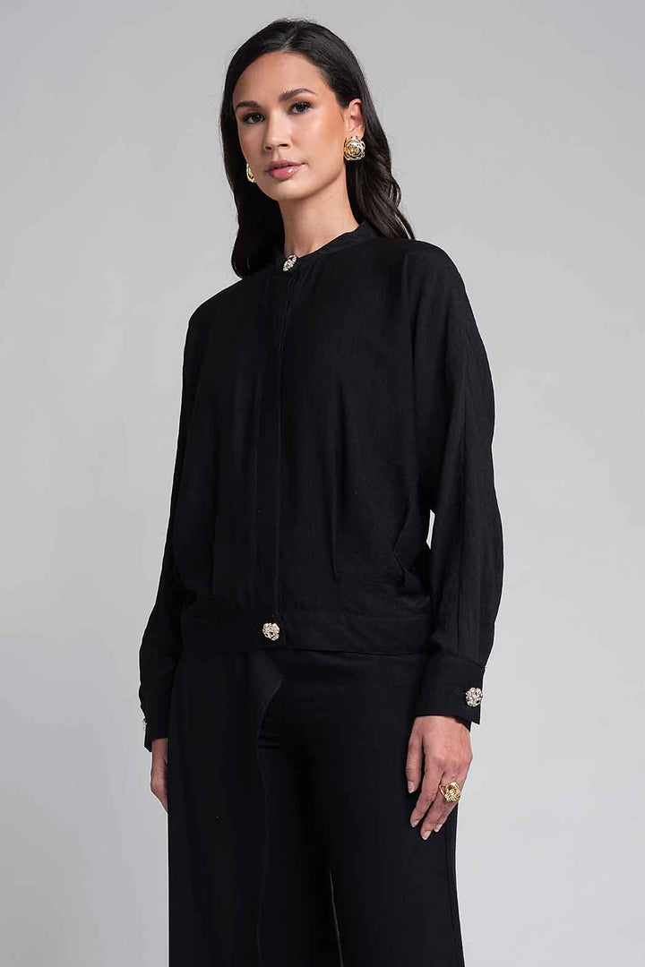 Blusa De Manga Larga Con Cuello Alto Y Botones Dorados