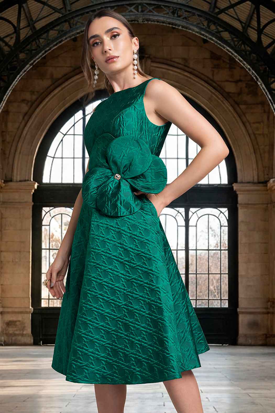 Vestido Midi Con Detalle De Flor En Cintura