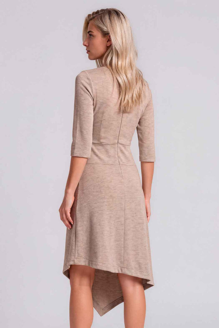 Vestido Con Asimetrica En Escote