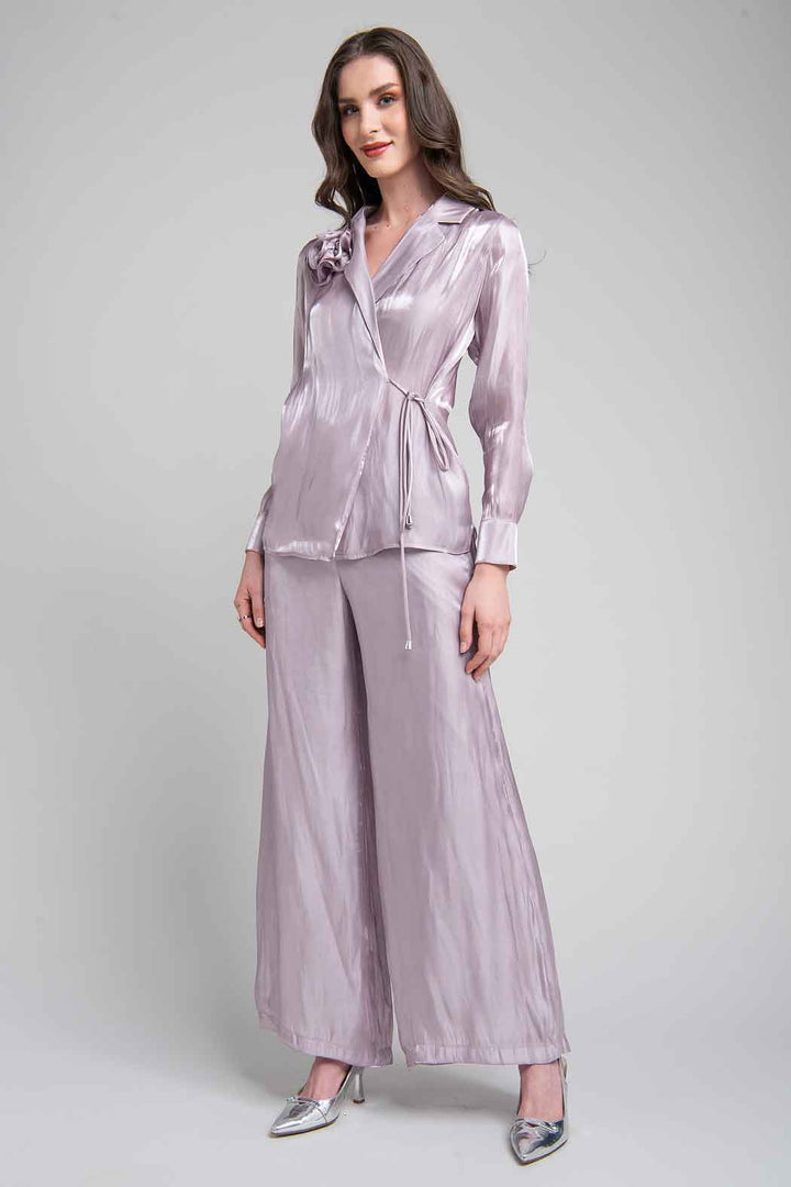 Conjunto De Pantalon Y Blusa Envolvente De Satin