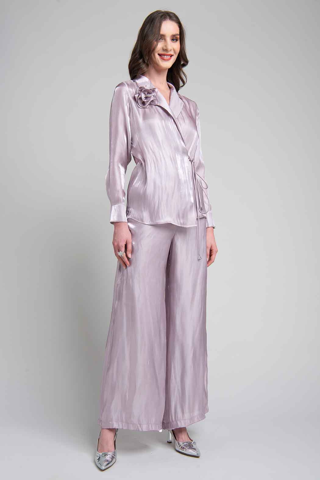 Conjunto De Pantalon Y Blusa Envolvente De Satin