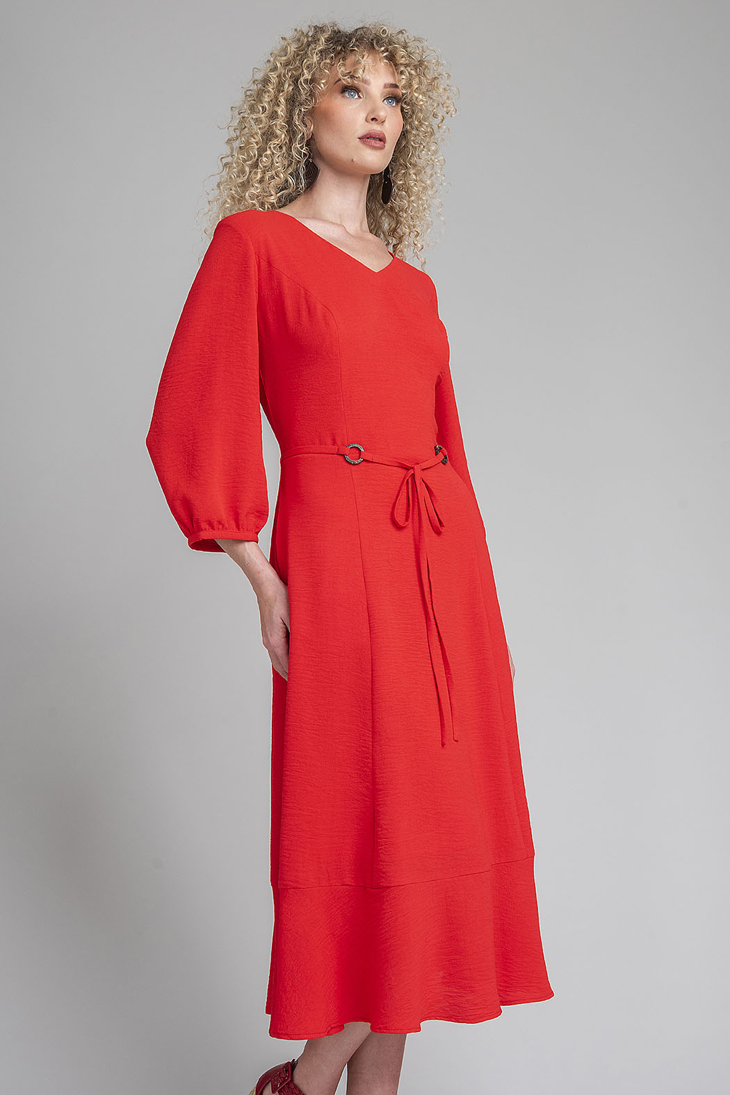 Vestido Largo Liso Con Detalle De Cinturon