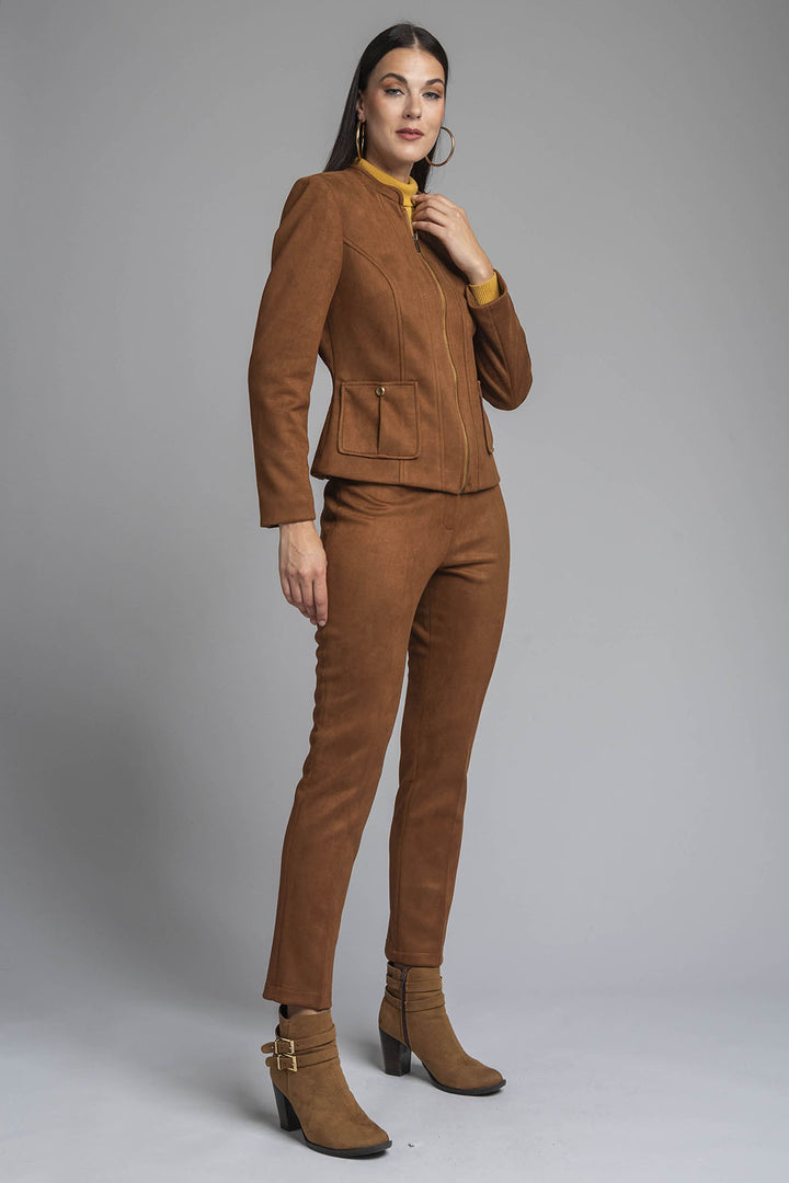 Conjunto De Pantalon Corte Recto Con Saco De Gamusa