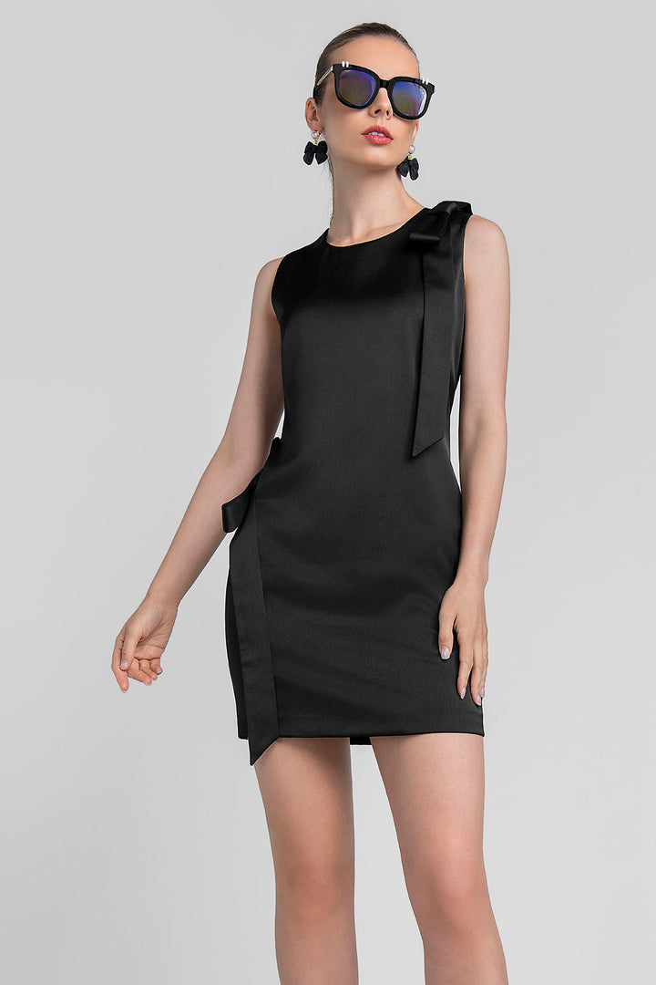 Vestido Corto Sin Mangas Y Detalle De Moño En Hombro Y Cadera