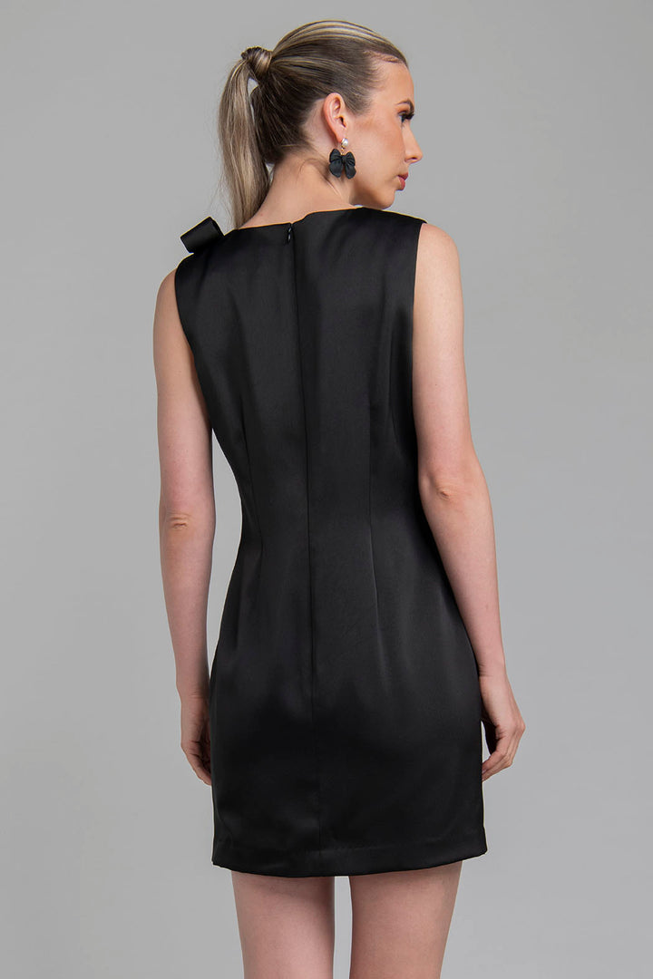 Vestido Corto Sin Mangas Y Detalle De Moño En Hombro Y Cadera