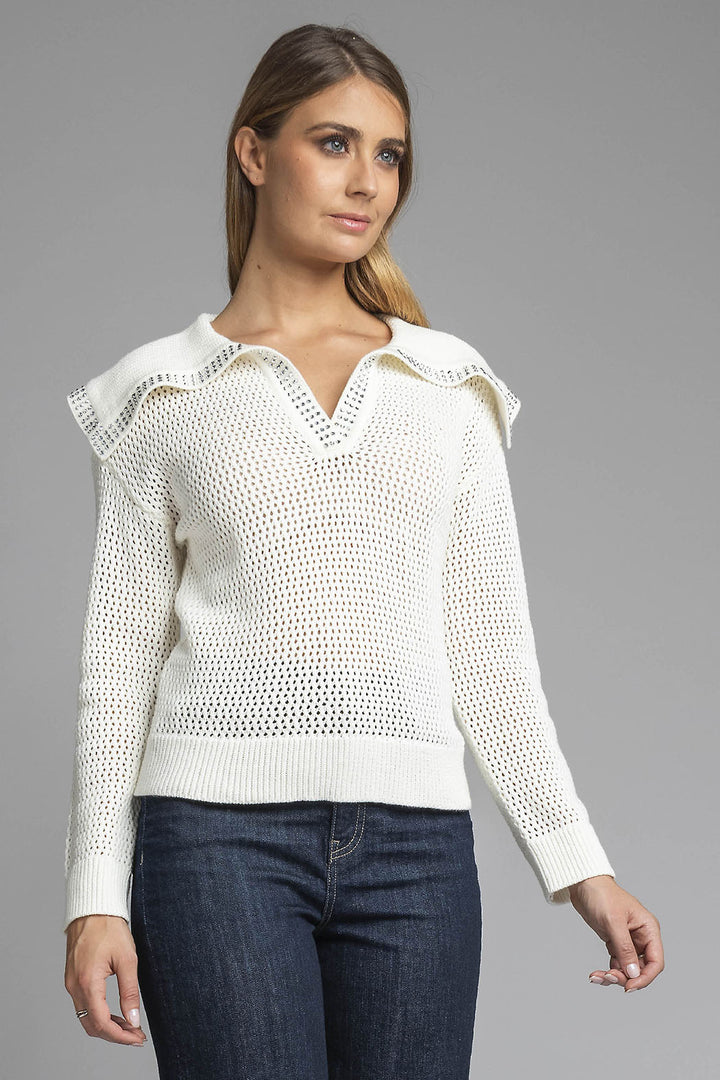 Sueter Calado Con Brillos En Cuello